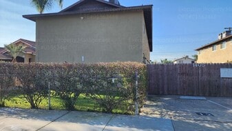 1405 Pacific St in Bakersfield, CA - Building Photo