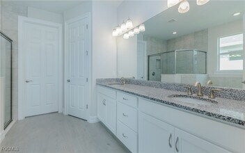 374 Spg Hl Lk Lp in Cape Coral, FL - Building Photo - Building Photo