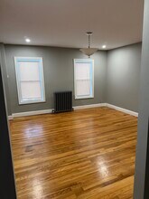 47 Shawmut St, Unit #2 in Weymouth, MA - Foto de edificio - Building Photo