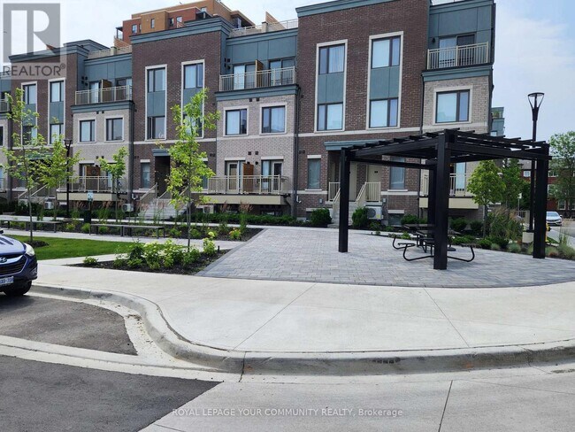 10 William Jackson Wy in Toronto, ON - Building Photo - Building Photo