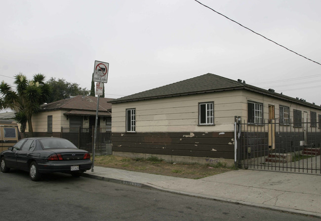 5965-5957 Flora Ave in Huntington Park, CA - Building Photo - Building Photo