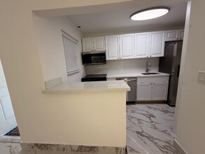 11050 Biscayne Blvd, Unit Unit 6 in Miami, FL - Building Photo - Building Photo