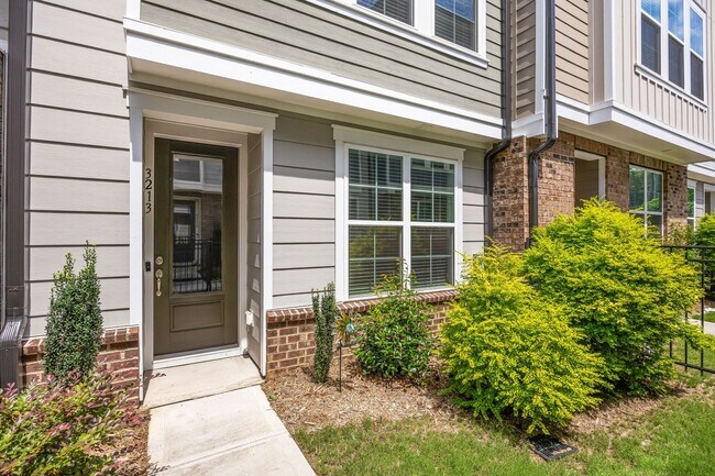 property at 3213 Zenith Ln