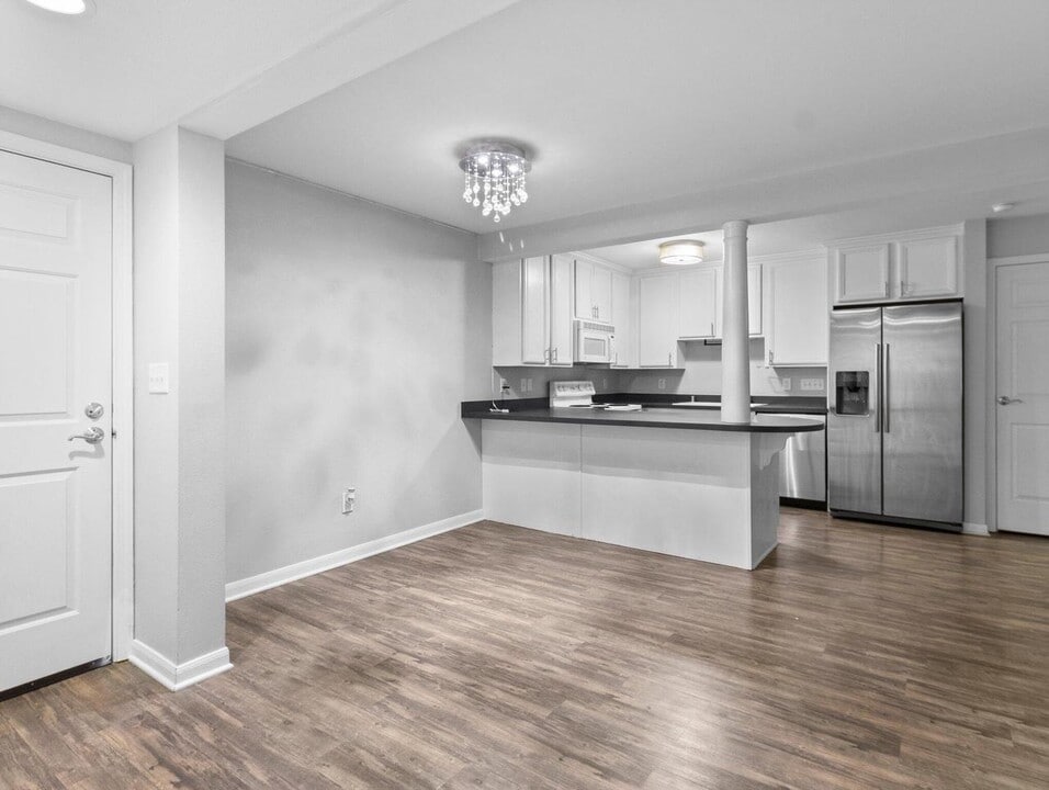 1108 N Milwaukee St, Unit 128 in Milwaukee, WI - Building Photo
