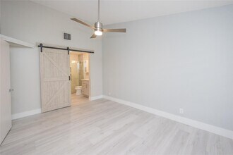 50 Desford Ln in Boynton Beach, FL - Foto de edificio - Building Photo