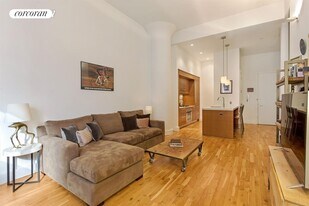360 Furman St in Brooklyn, NY - Building Photo