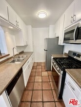 3219 Colorado Ave in Santa Monica, CA - Building Photo - Building Photo