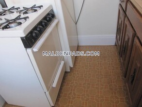 349 Pleasant St in Malden, MA - Building Photo - Building Photo