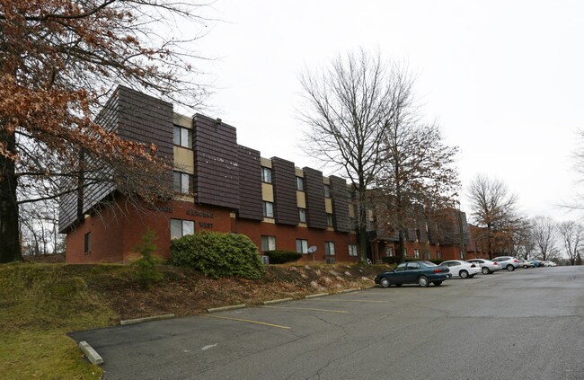 Jennie Gardens Apartments in Beaver Falls, PA - Building Photo - Building Photo