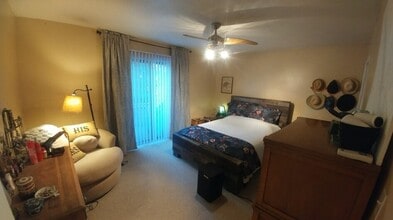 1504 Willow Bend Way, Unit B in Tallahassee, FL - Foto de edificio - Building Photo