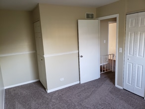 2146 Rugen Rd in Glenview, IL - Building Photo - Building Photo