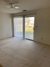 132 Mallard Glen Dr in Dayton, OH - Building Photo - Building Photo