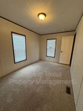 800 N Old Betsy Rd in Cleburne, TX - Building Photo - Building Photo