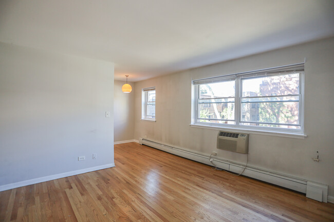 461 W Melrose St, Unit #457 in Chicago, IL - Building Photo - Building Photo