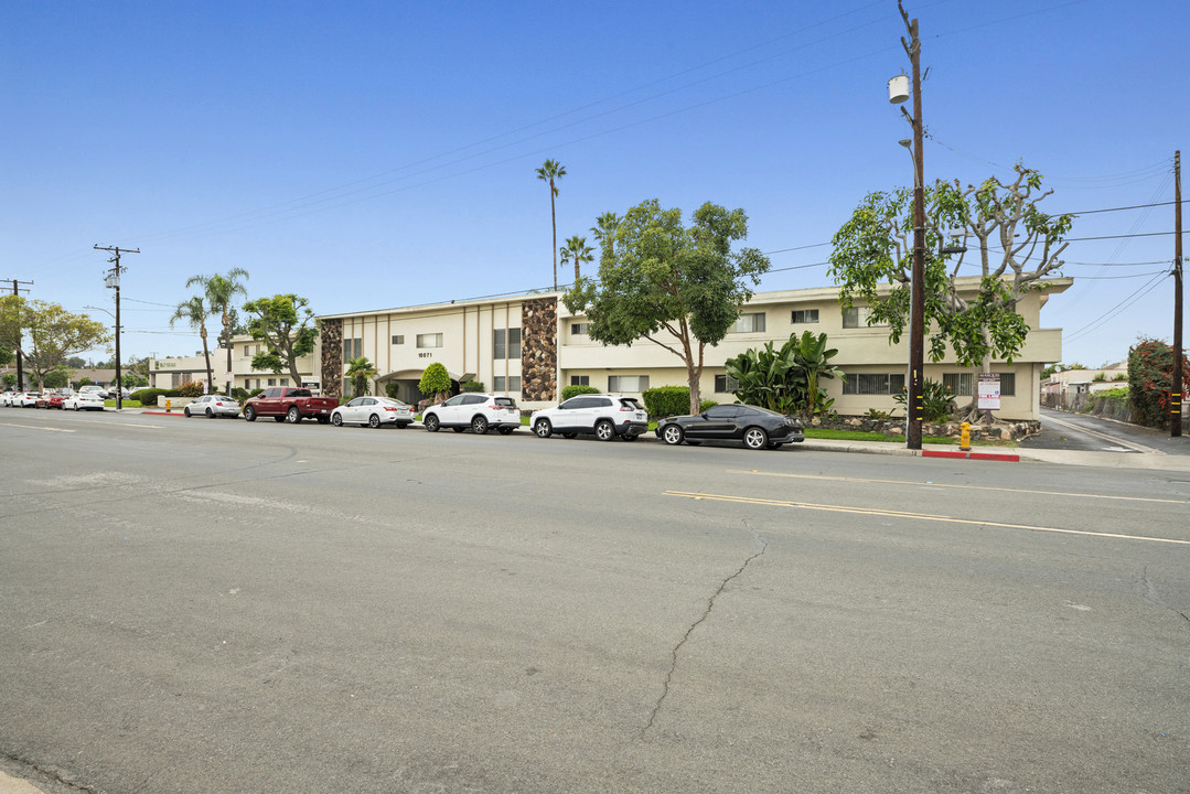 Marquis Apartment Homes in Garden Grove, CA - Building Photo