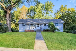 11016 E 51 St S in Kansas City, MO - Building Photo