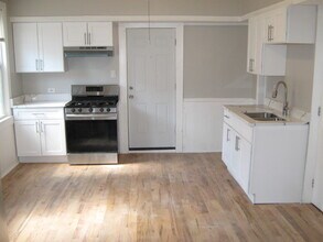 2627 W Attrill St in Chicago, IL - Building Photo - Building Photo