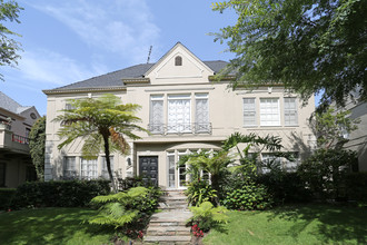 145 S Crescent Dr in Beverly Hills, CA - Foto de edificio - Building Photo