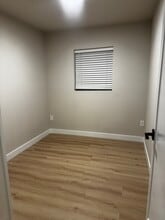 7416 N Albina Ave in Portland, OR - Foto de edificio - Building Photo