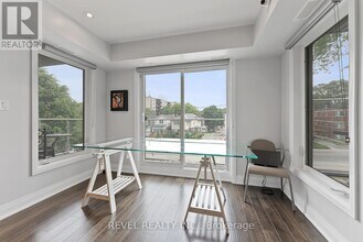 2504 Lake Shore Blvd W in Toronto, ON - Building Photo - Building Photo