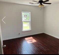 239 CR 1743 in Clifton, TX - Foto de edificio - Building Photo