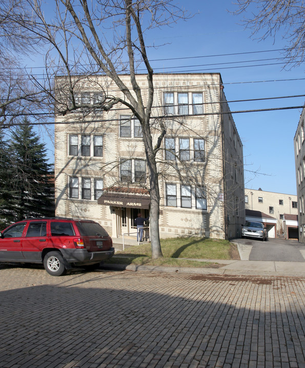 Parker Arms in Pittsburgh, PA - Building Photo