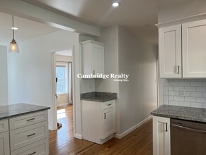 19 Brookford St in Cambridge, MA - Building Photo - Building Photo