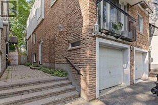 26 Pine Ave in Toronto, ON - Building Photo