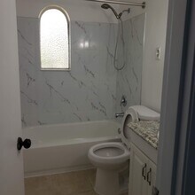 2085 43rd Ave in Vero Beach, FL - Foto de edificio - Building Photo