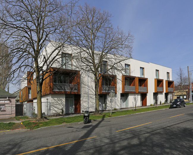 Twelve Point Five Condominiums in Portland, OR - Building Photo - Building Photo