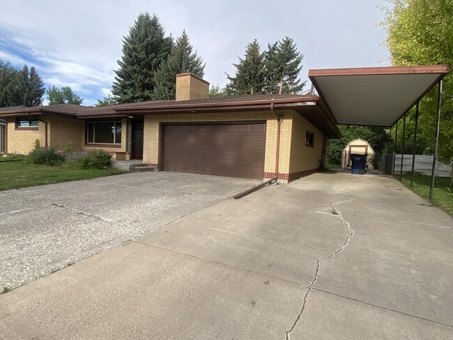 1828 Beech Dr in Great Falls, MT - Foto de edificio - Building Photo