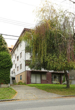 Bridgeview Court in New Westminster, BC - Building Photo - Building Photo