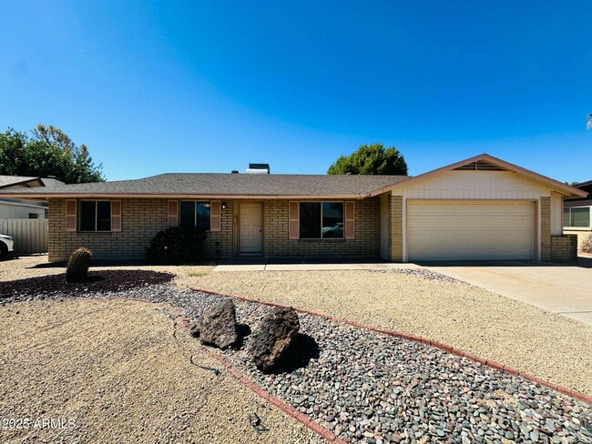 property at 3839 E Sunnyside Dr