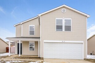 614 Streamside Dr in Greenfield, IN - Building Photo