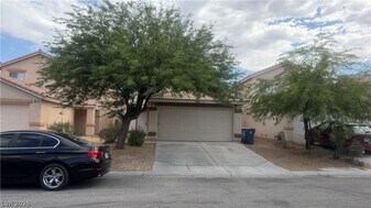 4687 Englewood Ave in Las Vegas, NV - Building Photo