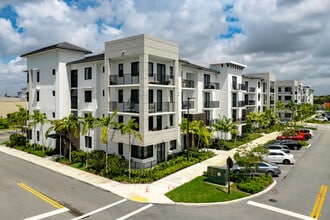 Epic Residences in Miramar, FL - Foto de edificio - Building Photo
