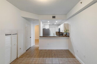1062 SW 143rd Ave in Pembroke Pines, FL - Building Photo - Building Photo