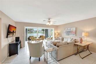 13061 Hamilton Harbour Dr in Naples, FL - Building Photo - Building Photo