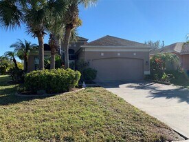 2274 Boxwood St in North Port, FL - Building Photo