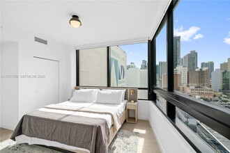 225 N Miami Ave, Unit SI ID1520402P in Miami, FL - Building Photo - Building Photo
