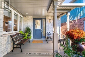 5749 Greensboro Dr in Mississauga, ON - Building Photo - Building Photo