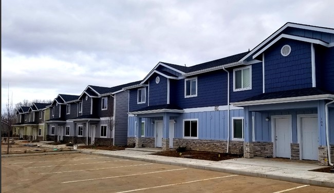 Timbercreek Townhomes in Nampa, ID - Building Photo - Building Photo