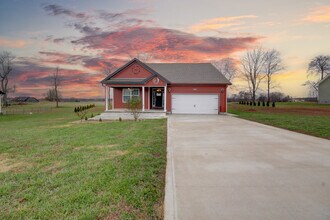 131 Riverbend Dr in Elkton, KY - Building Photo - Building Photo