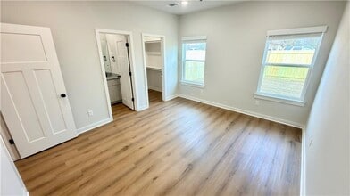 510 Cosmos St in Centerton, AR - Building Photo - Building Photo