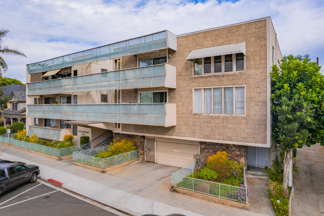 528 Cedar Ave in Long Beach, CA - Building Photo