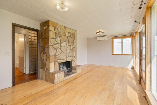 33360 Ferry St in Cloverdale, OR - Building Photo - Building Photo