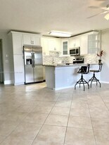 86 Mansfield C in Boca Raton, FL - Building Photo