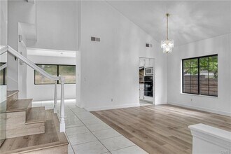 17439 Tuscan Dr in Los Angeles, CA - Building Photo - Building Photo