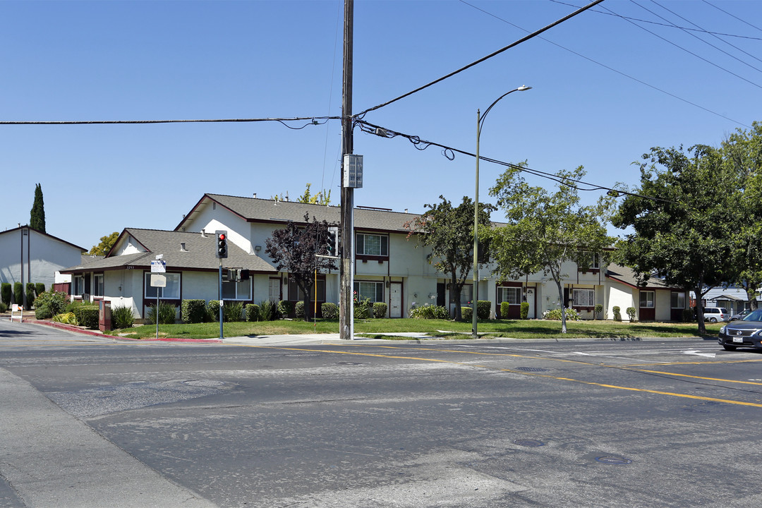 Garden Park Village in San Jose, CA - Building Photo