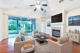 4569 Comanche Trail Blvd in Jacksonville, FL - Building Photo - Building Photo